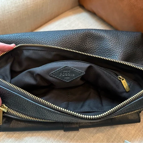 Fossil Black Kinley Crossbody Bag with Gold Accents - Picture 3 of 3